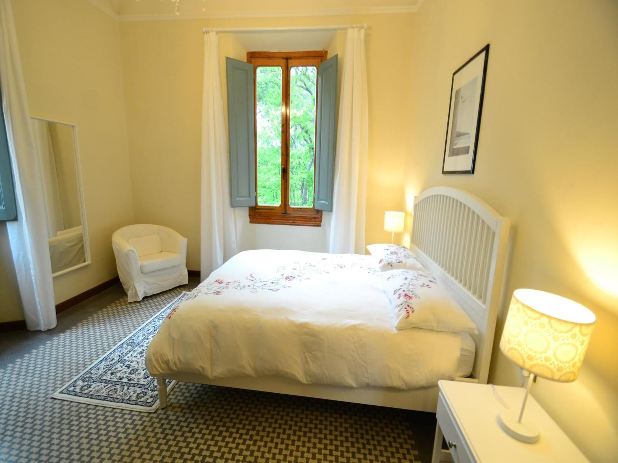 Lovely Holiday Home In Montefiridolfi With Hill View ภายนอก รูปภาพ