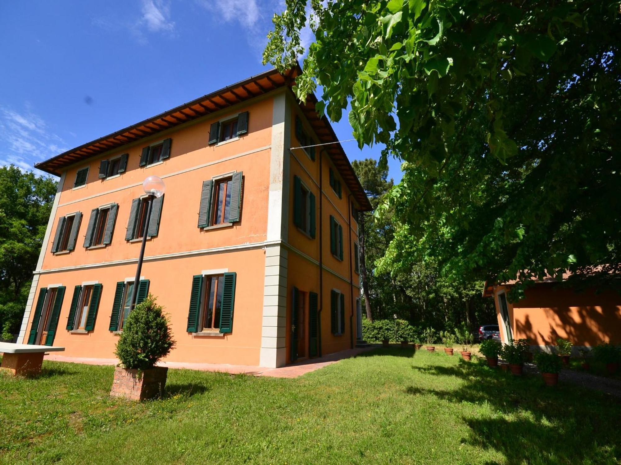 Lovely Holiday Home In Montefiridolfi With Hill View ภายนอก รูปภาพ