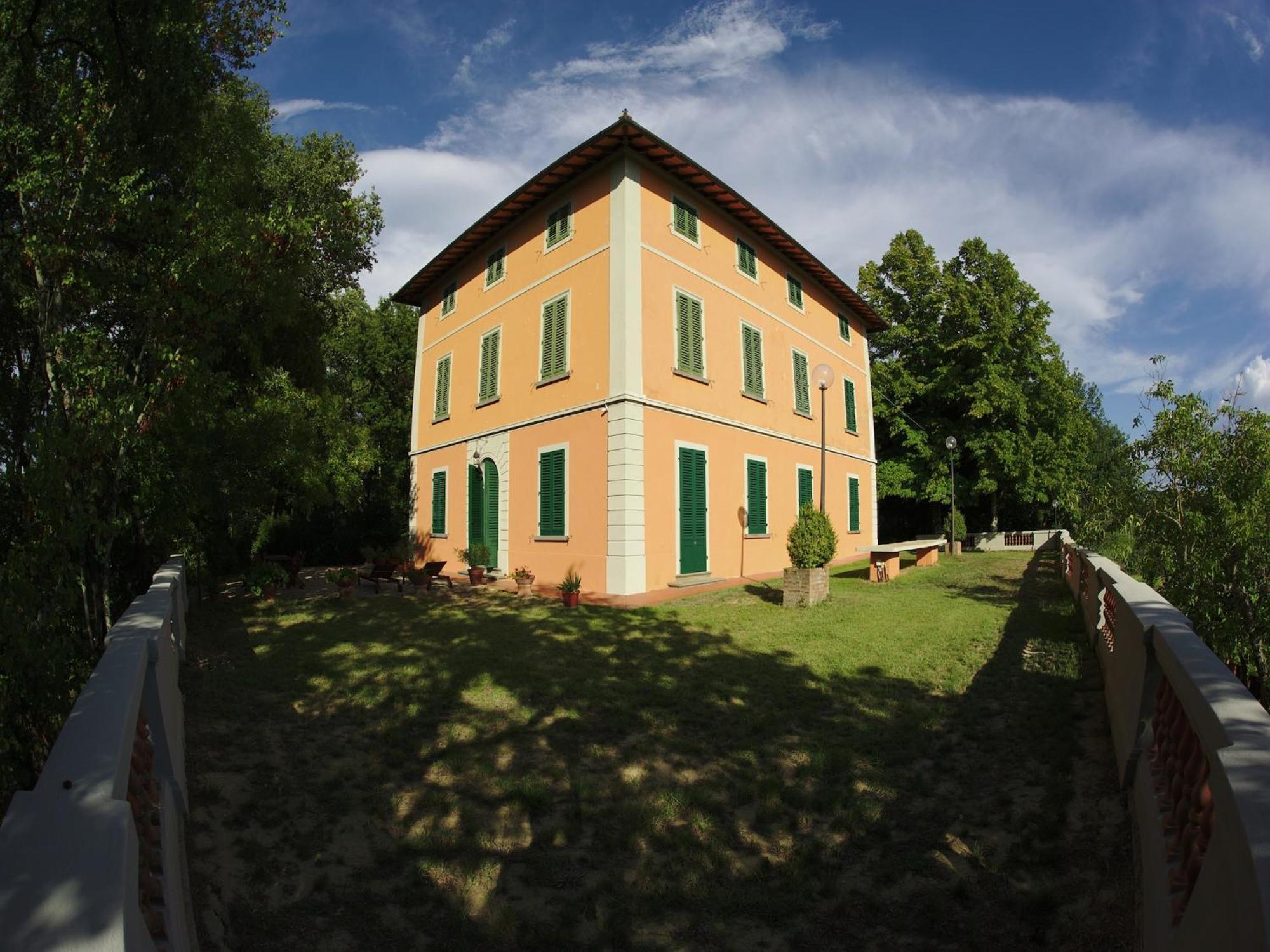 Lovely Holiday Home In Montefiridolfi With Hill View ภายนอก รูปภาพ