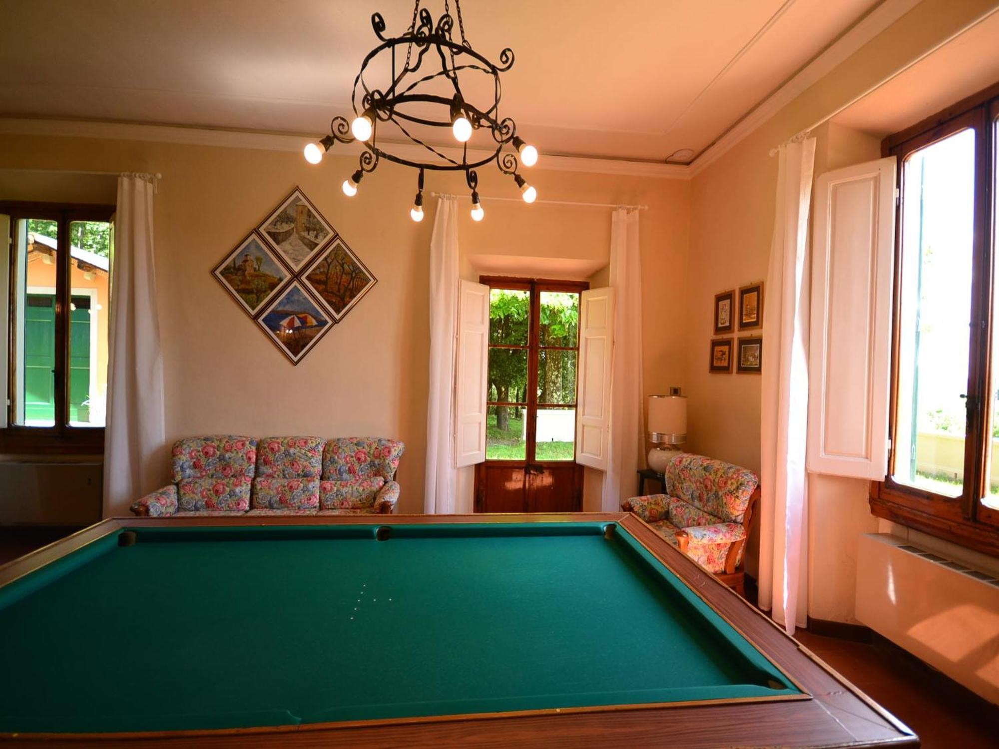 Lovely Holiday Home In Montefiridolfi With Hill View ภายนอก รูปภาพ