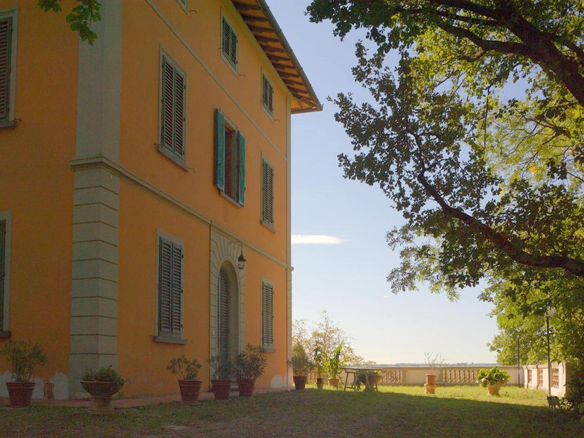 Lovely Holiday Home In Montefiridolfi With Hill View ภายนอก รูปภาพ