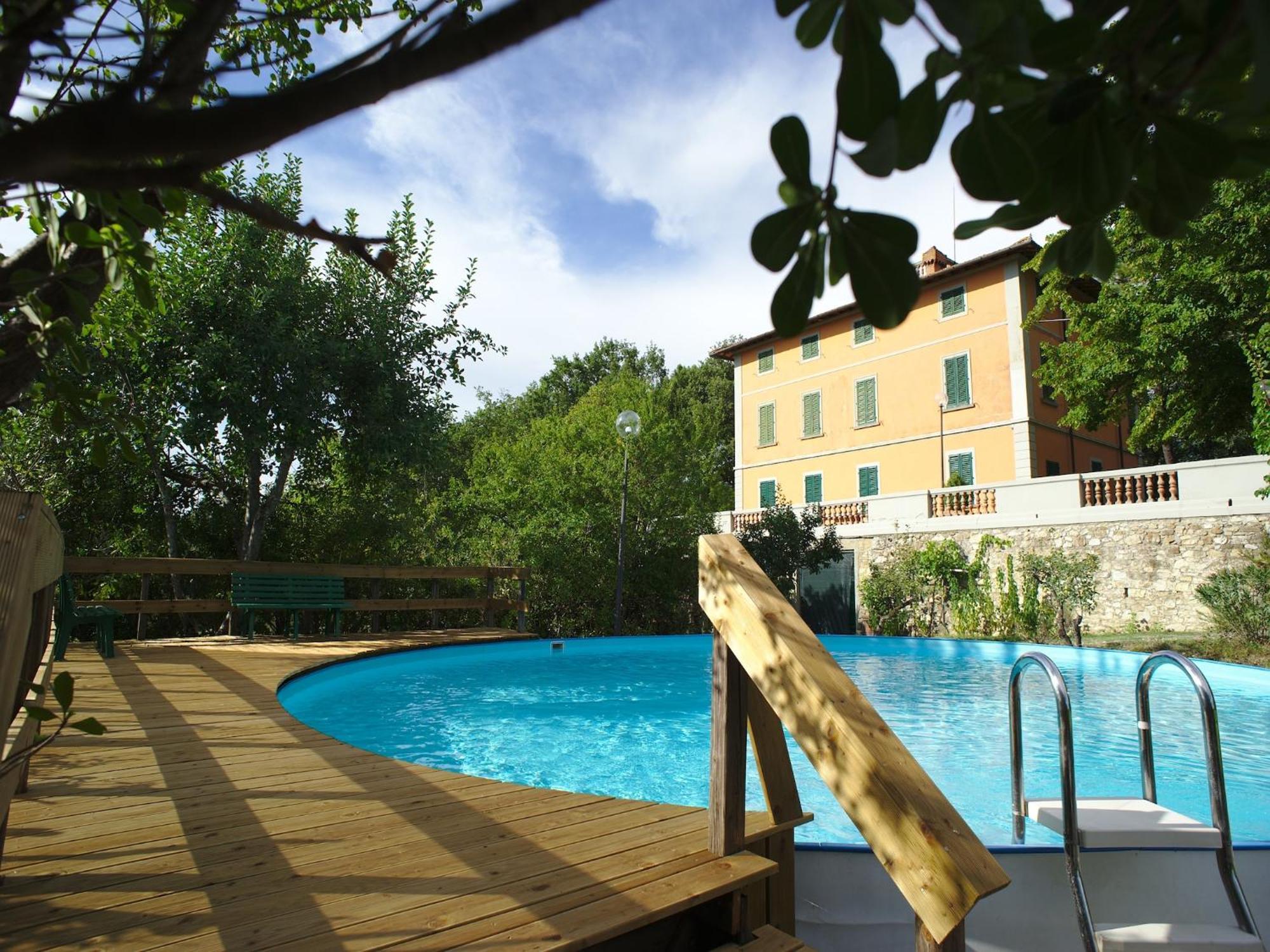 Lovely Holiday Home In Montefiridolfi With Hill View ภายนอก รูปภาพ