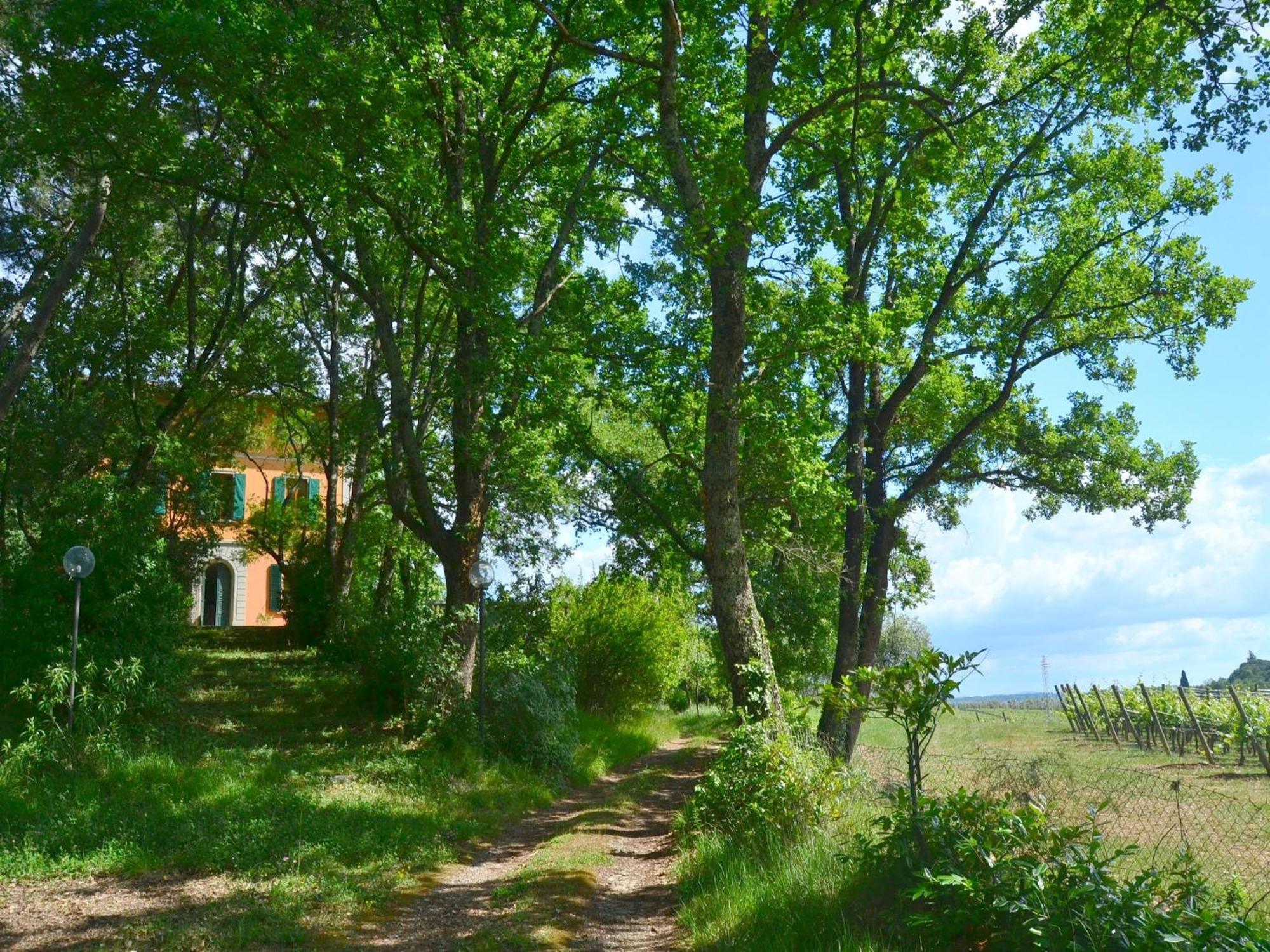 Lovely Holiday Home In Montefiridolfi With Hill View ภายนอก รูปภาพ
