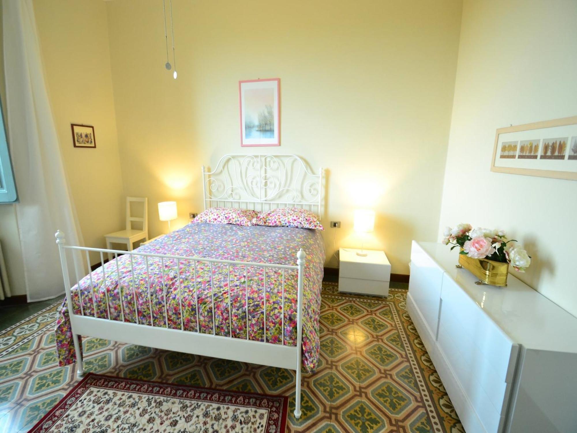 Lovely Holiday Home In Montefiridolfi With Hill View ภายนอก รูปภาพ